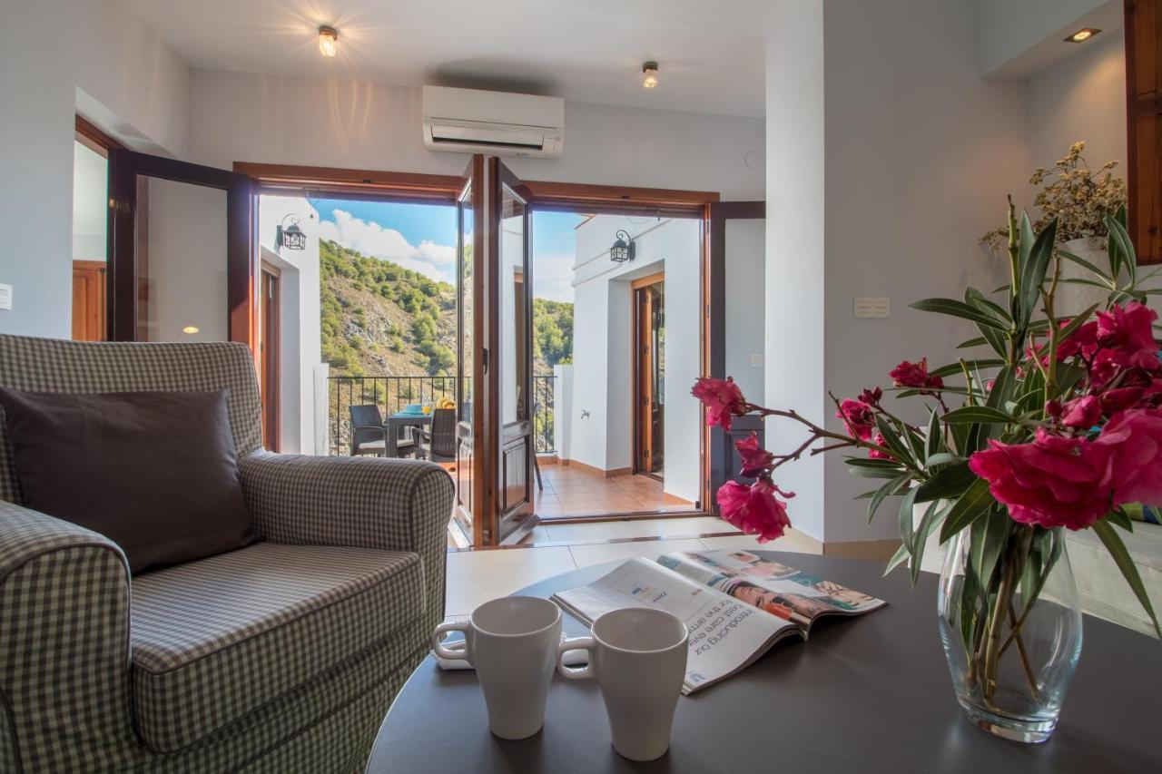 Quiet House In Village Center With Mountains Views 프리질리아나 외부 사진